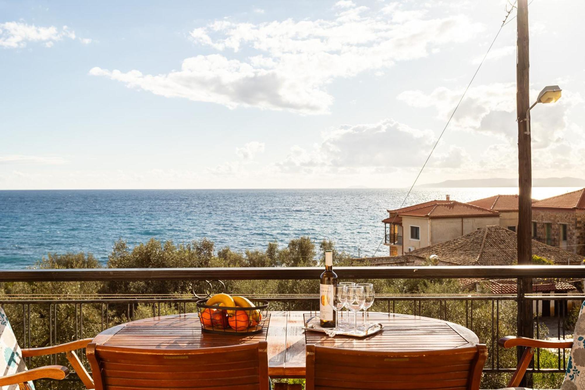 Sunset Serenity - Kardamili Seaside Getaway Εξωτερικό φωτογραφία